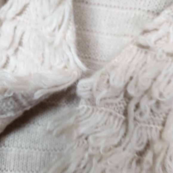 ASTR The Label Short Shaggy Loop Knit Cardigan Beige Sweater Size S Wool Blend - Picture 8 of 16